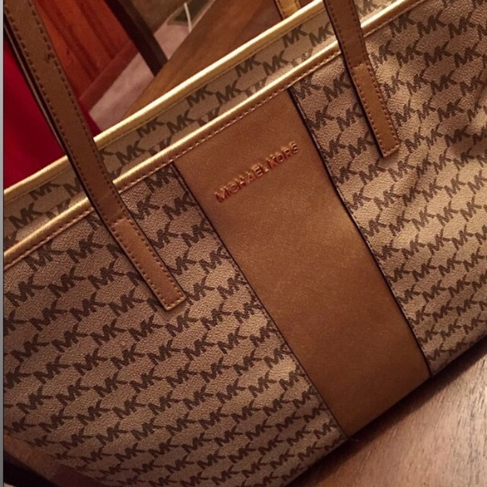 MK purse